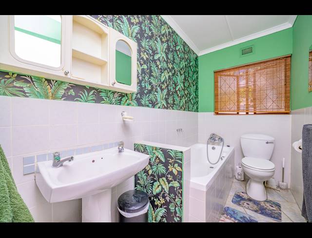 3 BEDROOM DUPLEX FOR SALE IN THE WOLDS